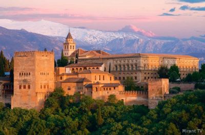 Туризм к памятникам архитектуры в Испании